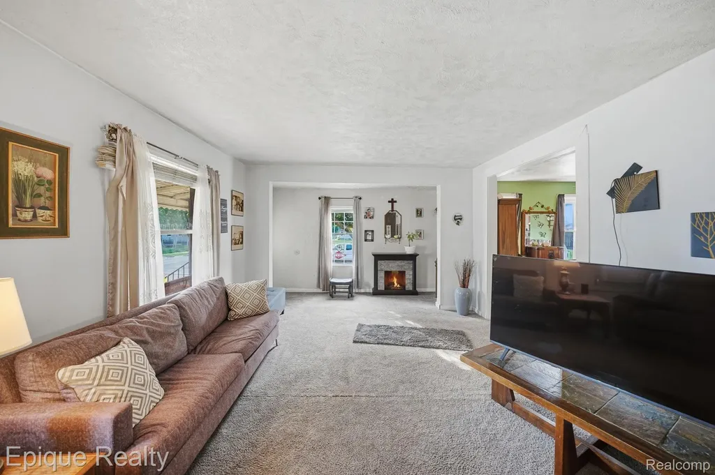 75 E Cicotte Street River Rouge City MI 48218