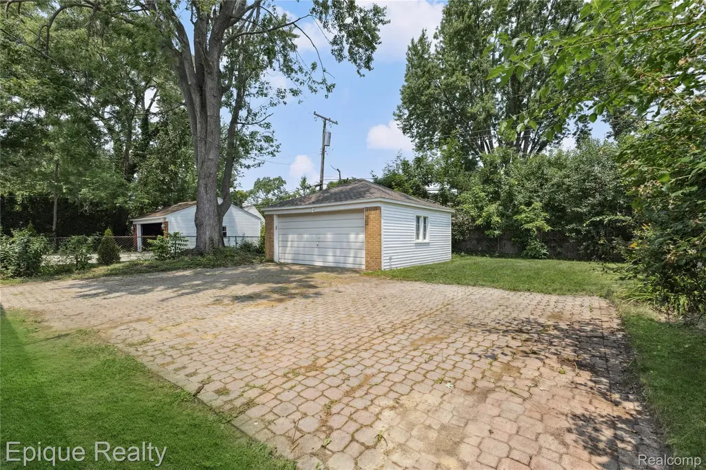 1808 W 12 Mile Road Royal Oak City MI 48073