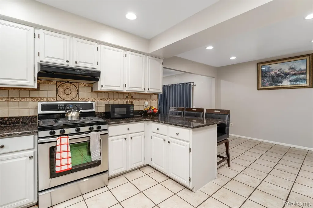 42161 Schoenherr Road Sterling Heights City MI 48313