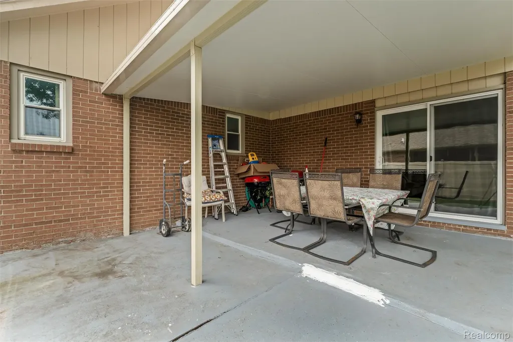 42161 Schoenherr Road Sterling Heights City MI 48313