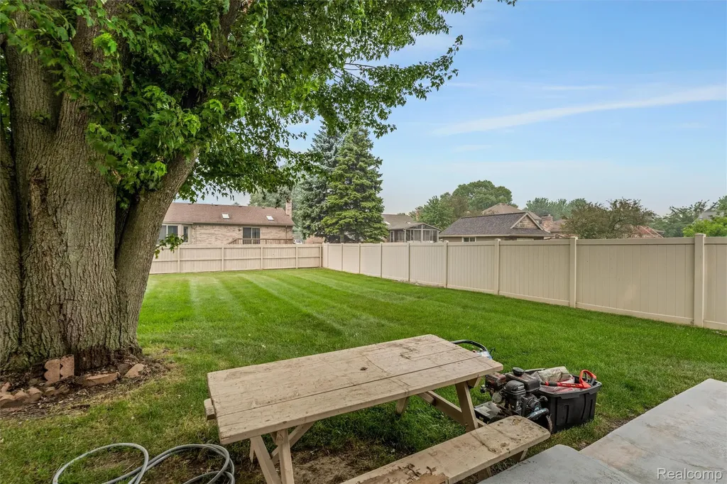 42161 Schoenherr Road Sterling Heights City MI 48313