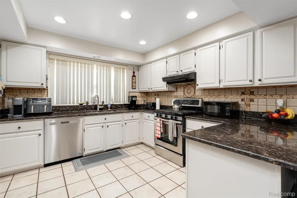 42161 Schoenherr Road Sterling Heights City MI 48313