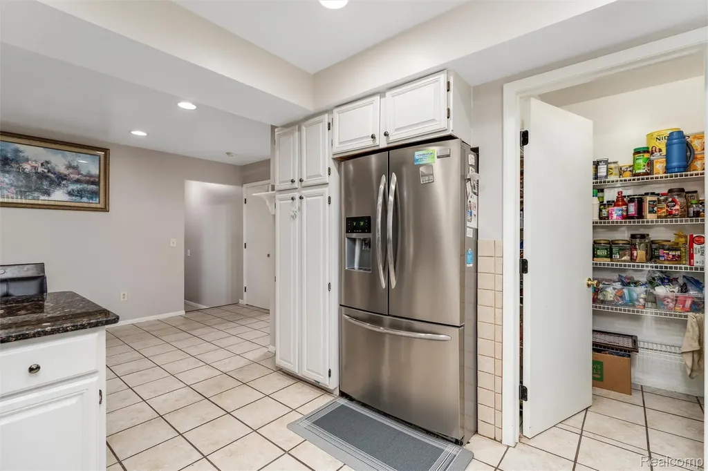 42161 Schoenherr Road Sterling Heights City MI 48313