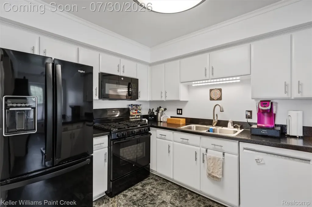 21110 E Glen Haven Circle Novi City MI 48167