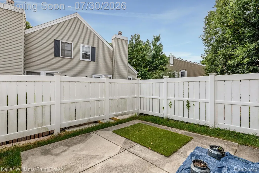 21110 E Glen Haven Circle Novi City MI 48167