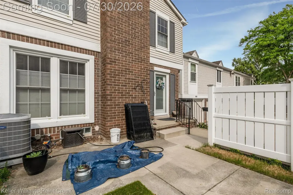 21110 E Glen Haven Circle Novi City MI 48167