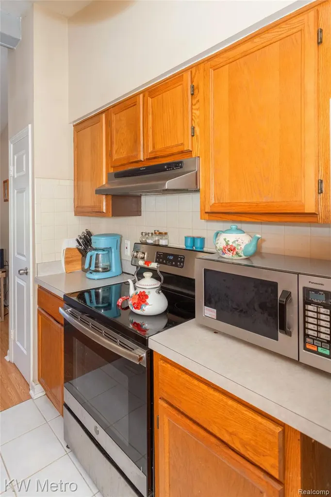 29948 Utica Road Roseville City MI 48066