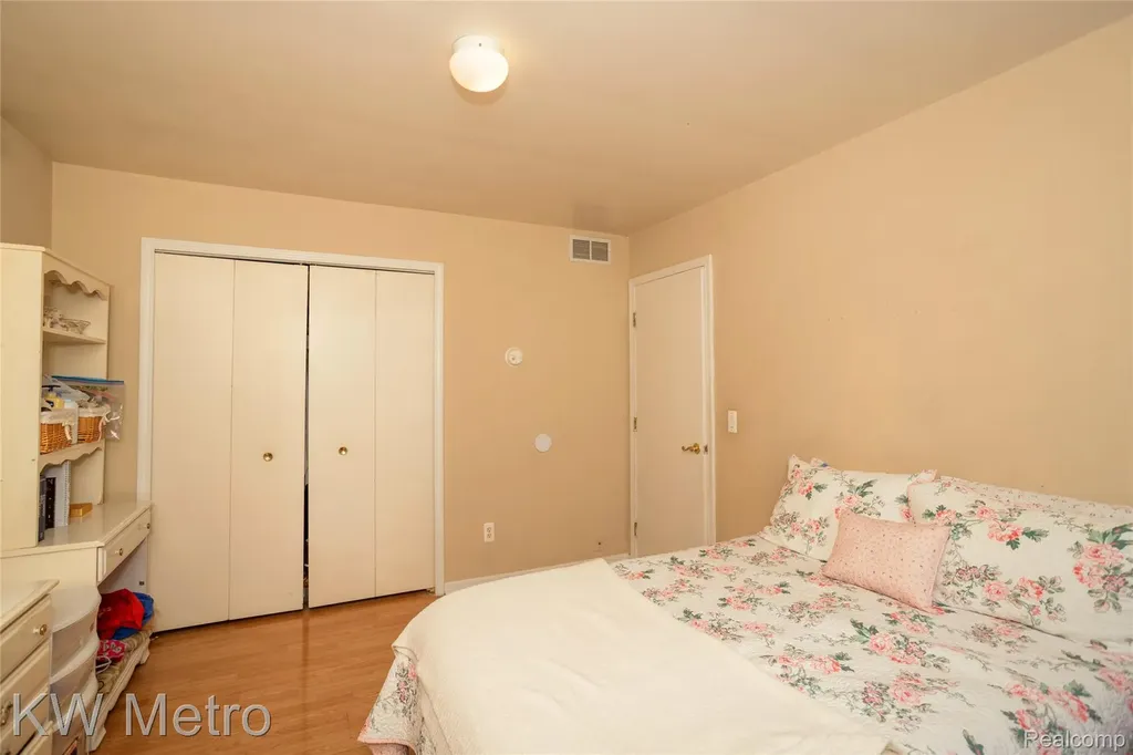 29948 Utica Road Roseville City MI 48066