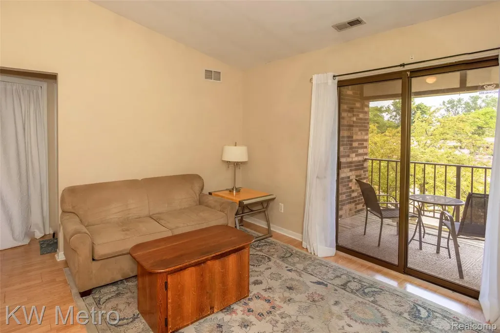 29948 Utica Road Roseville City MI 48066