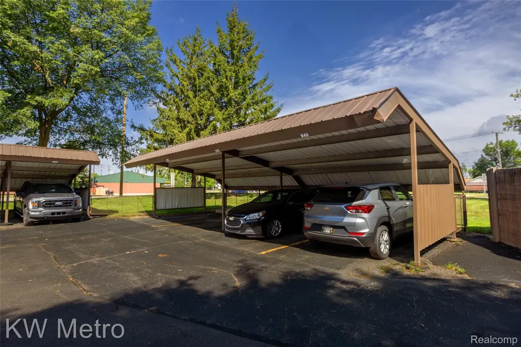 29948 Utica Road Roseville City MI 48066