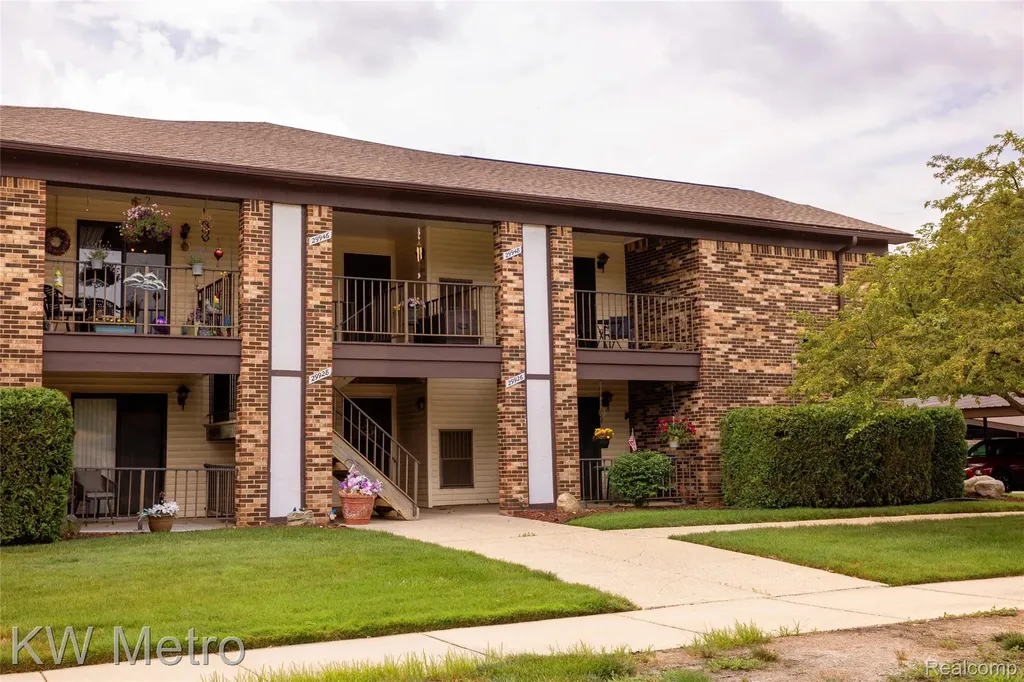29948 Utica Road Roseville City MI 48066