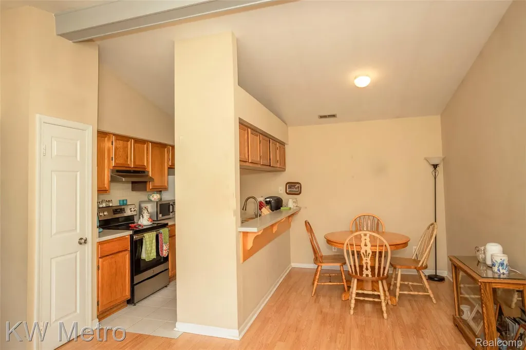 29948 Utica Road Roseville City MI 48066