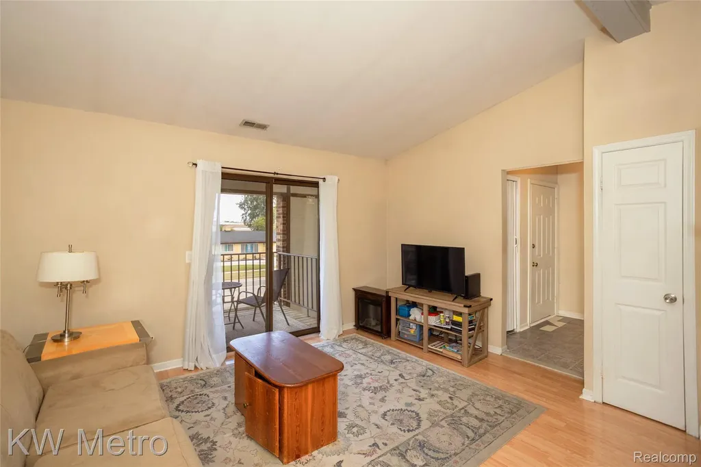 29948 Utica Road Roseville City MI 48066
