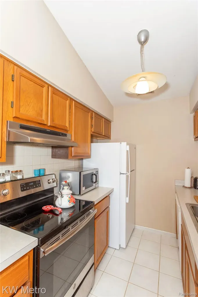 29948 Utica Road Roseville City MI 48066