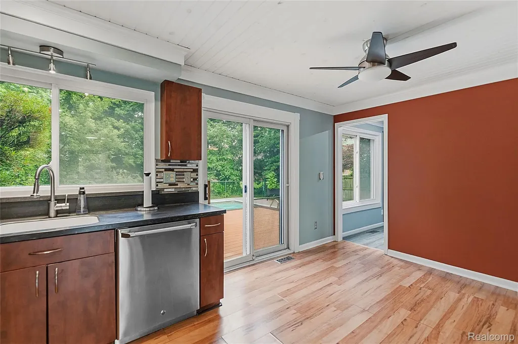 50309 Bellaire Drive Chesterfield Township MI 48047