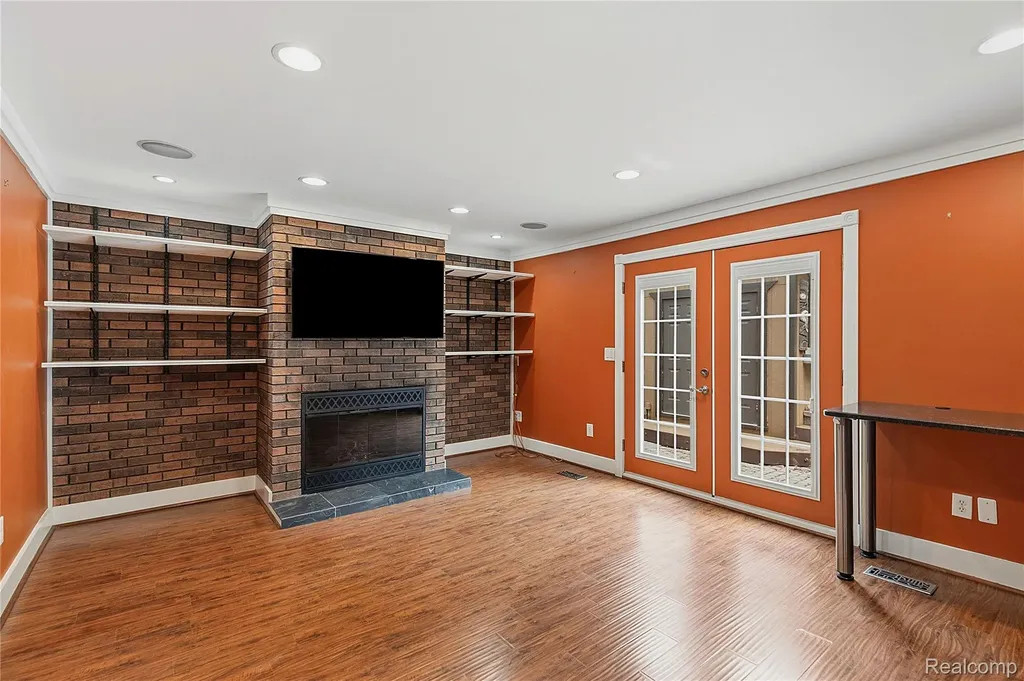 50309 Bellaire Drive Chesterfield Township MI 48047