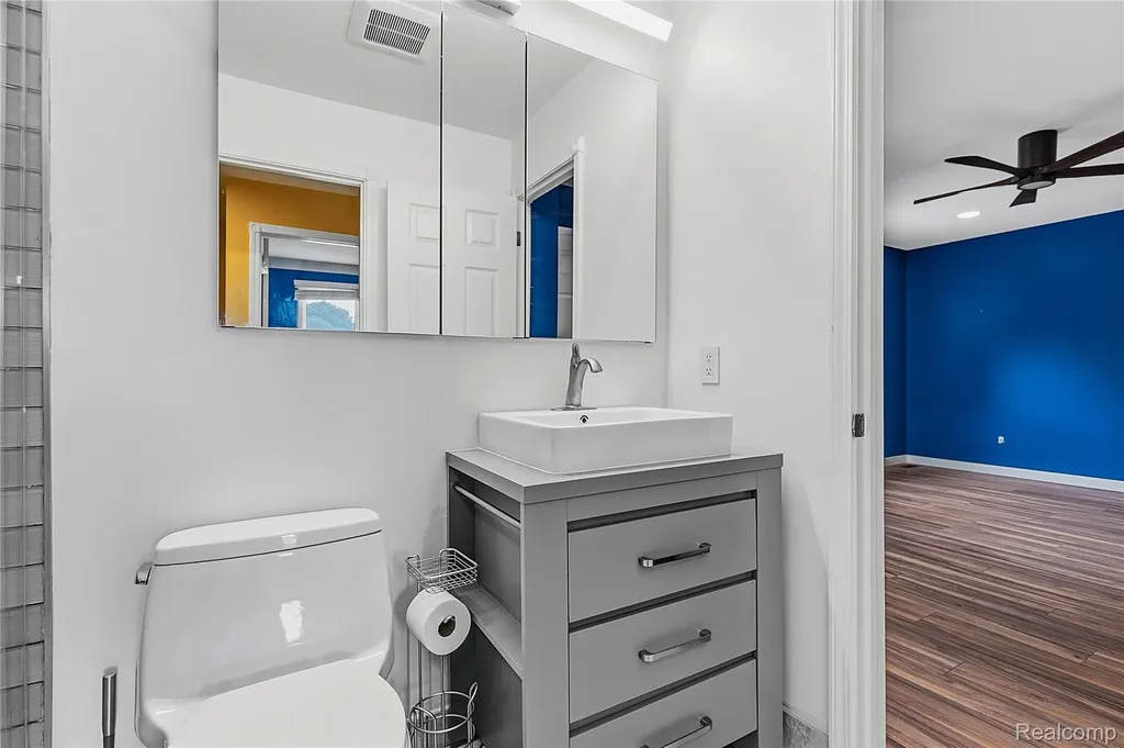 50309 Bellaire Drive Chesterfield Township MI 48047
