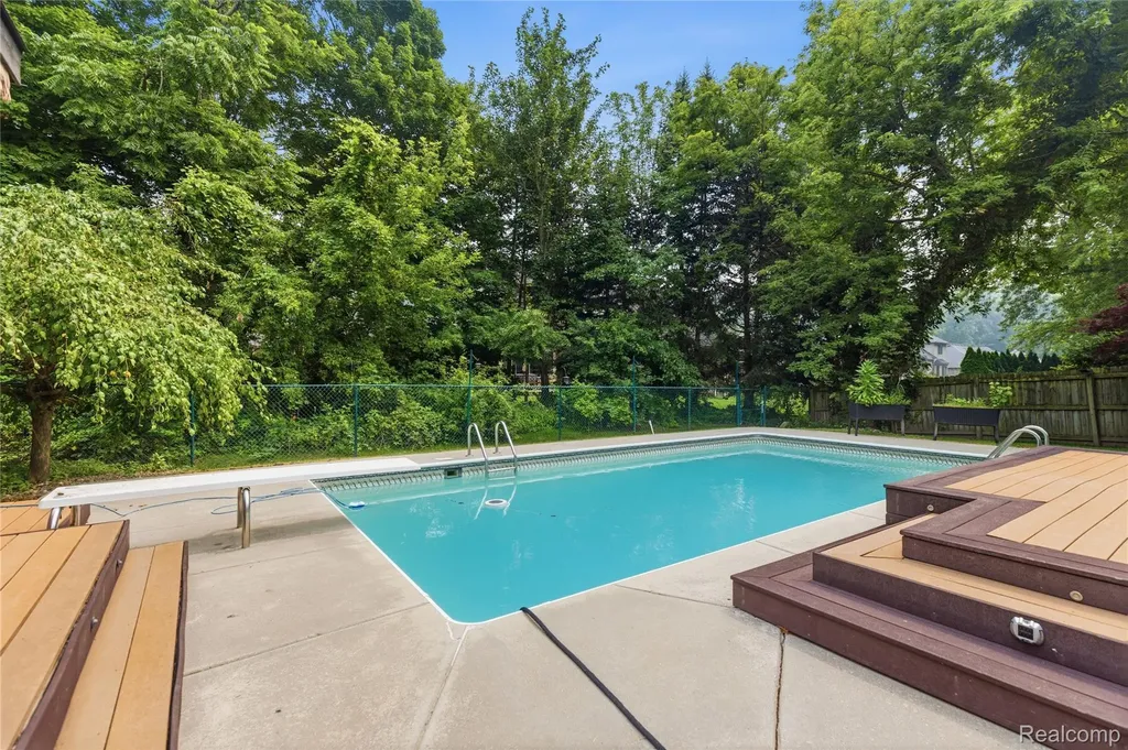 50309 Bellaire Drive Chesterfield Township MI 48047