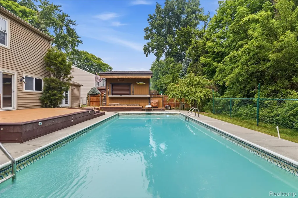 50309 Bellaire Drive Chesterfield Township MI 48047