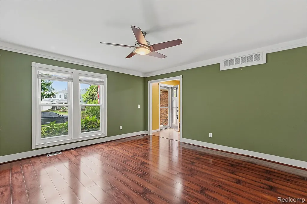 50309 Bellaire Drive Chesterfield Township MI 48047