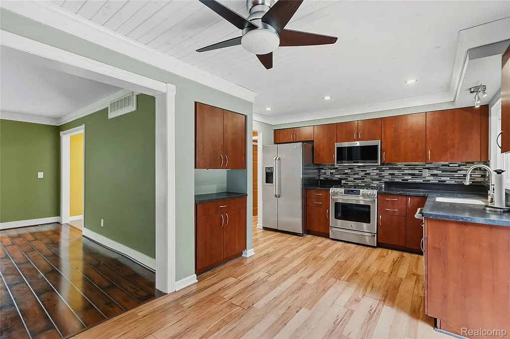 50309 Bellaire Drive Chesterfield Township MI 48047