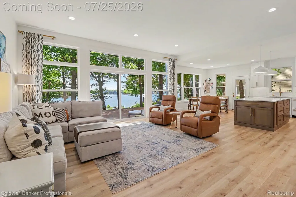 5253 W Lakeview Drive Pentwater Township MI 49449