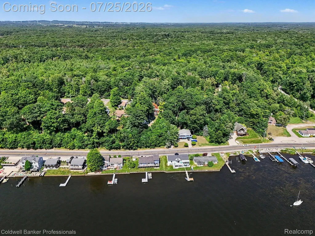 5253 W Lakeview Drive Pentwater Township MI 49449