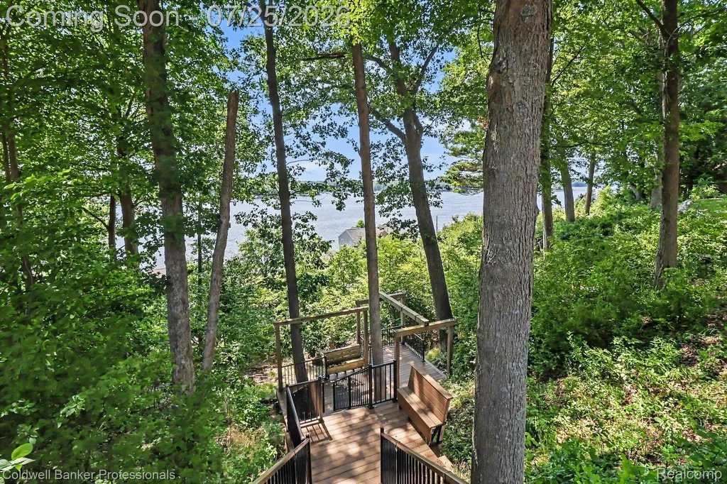 5253 W Lakeview Drive Pentwater Township MI 49449