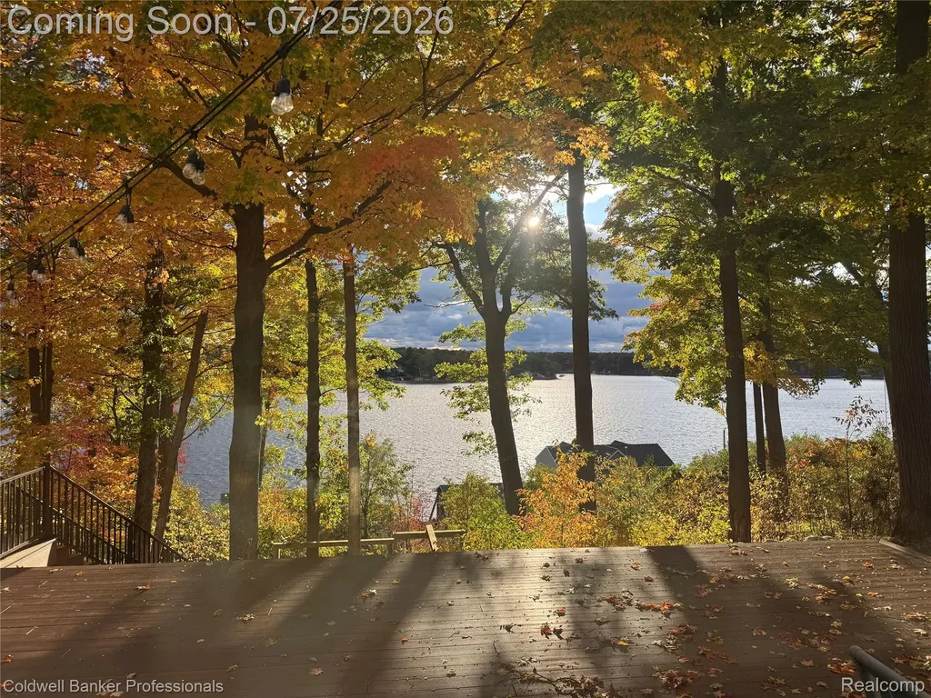 5253 W Lakeview Drive Pentwater Township MI 49449