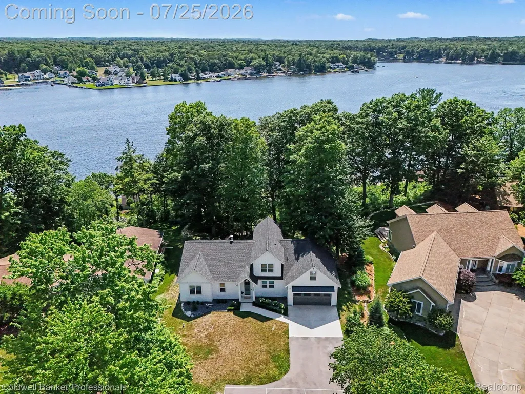 5253 W Lakeview Drive Pentwater Township MI 49449