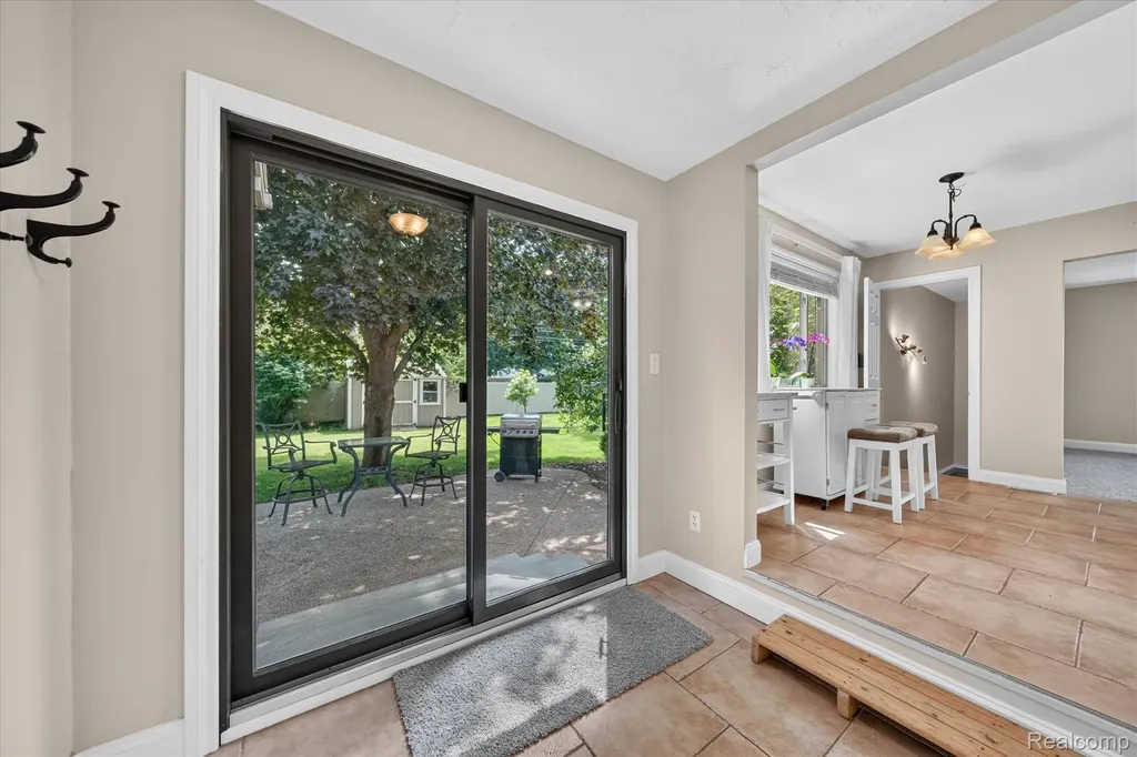 6409 Hollyhock Trail Green Oak Township MI 48116