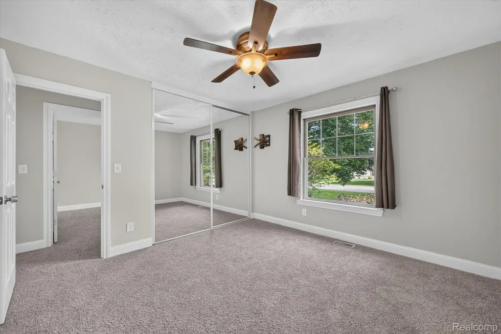 6409 Hollyhock Trail Green Oak Township MI 48116