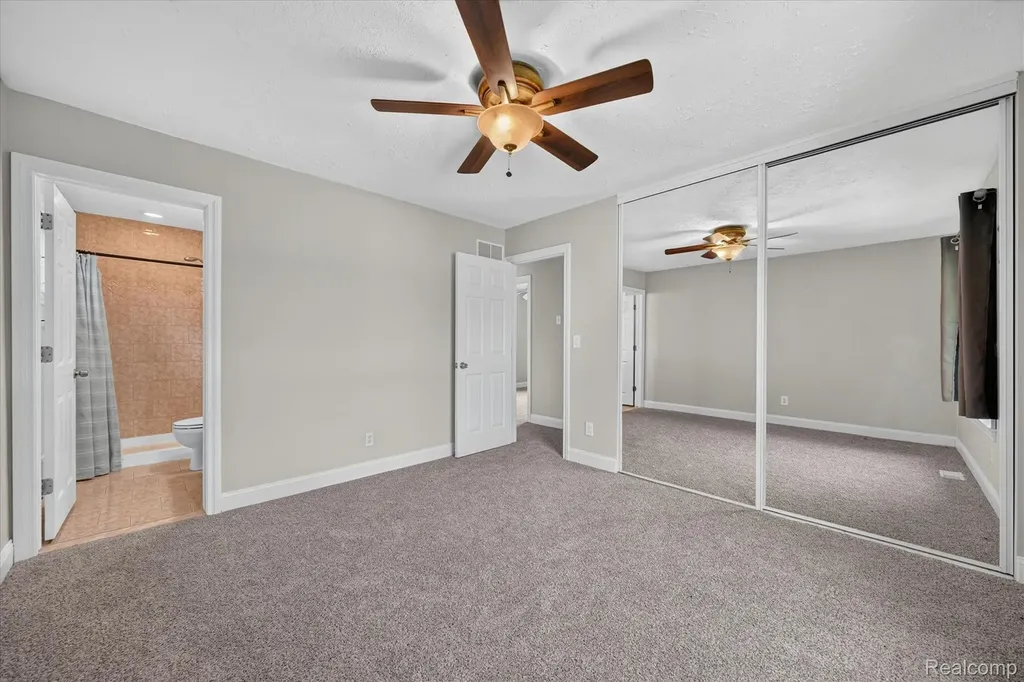 6409 Hollyhock Trail Green Oak Township MI 48116