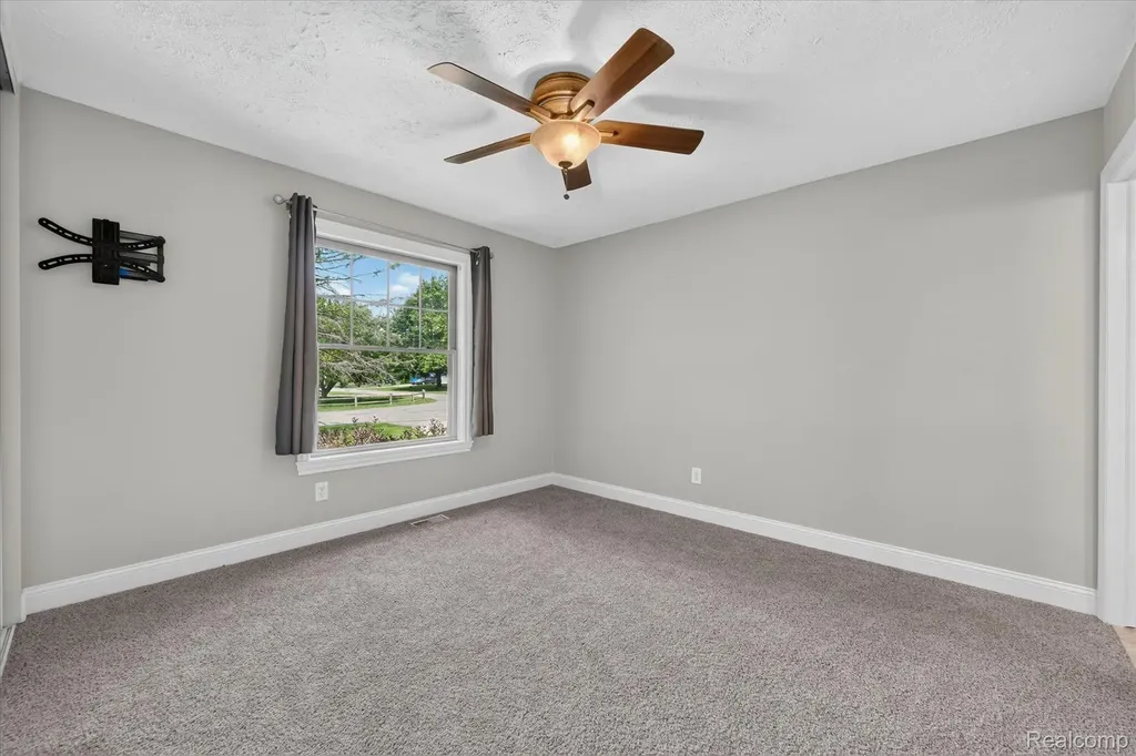 6409 Hollyhock Trail Green Oak Township MI 48116