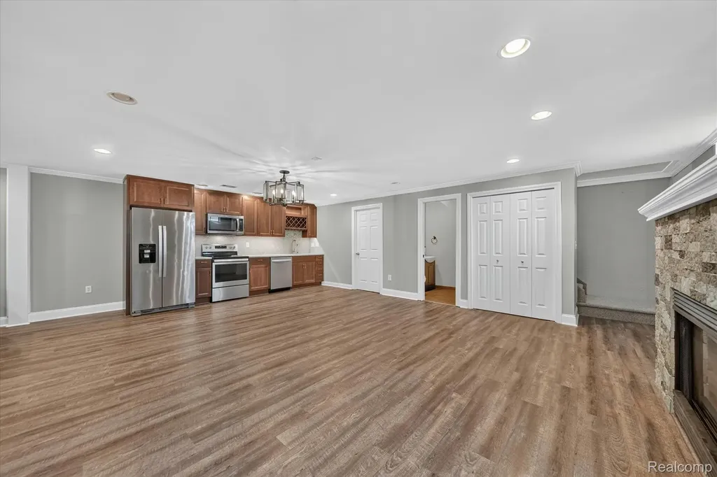 6409 Hollyhock Trail Green Oak Township MI 48116