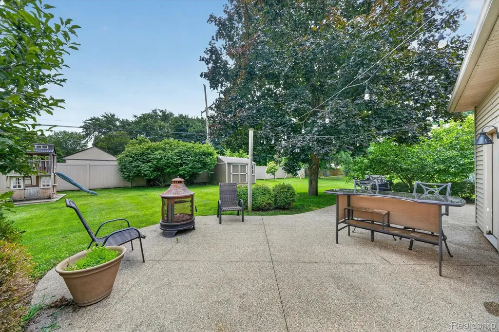 6409 Hollyhock Trail Green Oak Township MI 48116