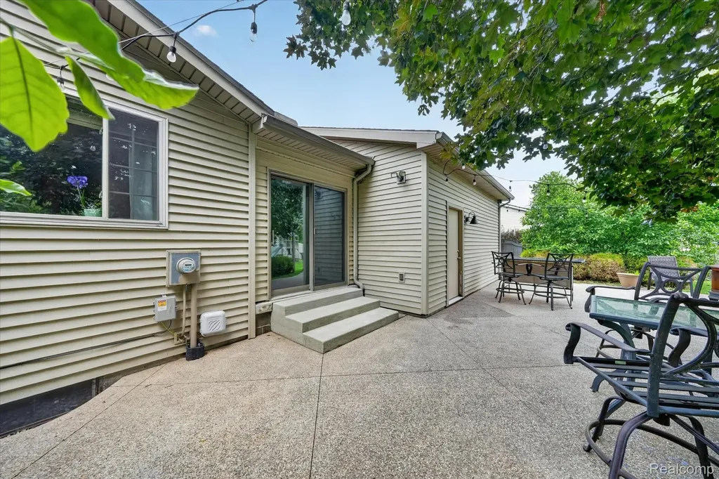 6409 Hollyhock Trail Green Oak Township MI 48116