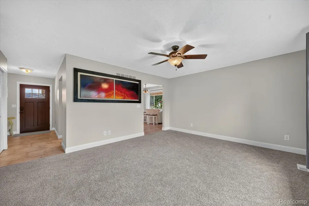 6409 Hollyhock Trail Green Oak Township MI 48116
