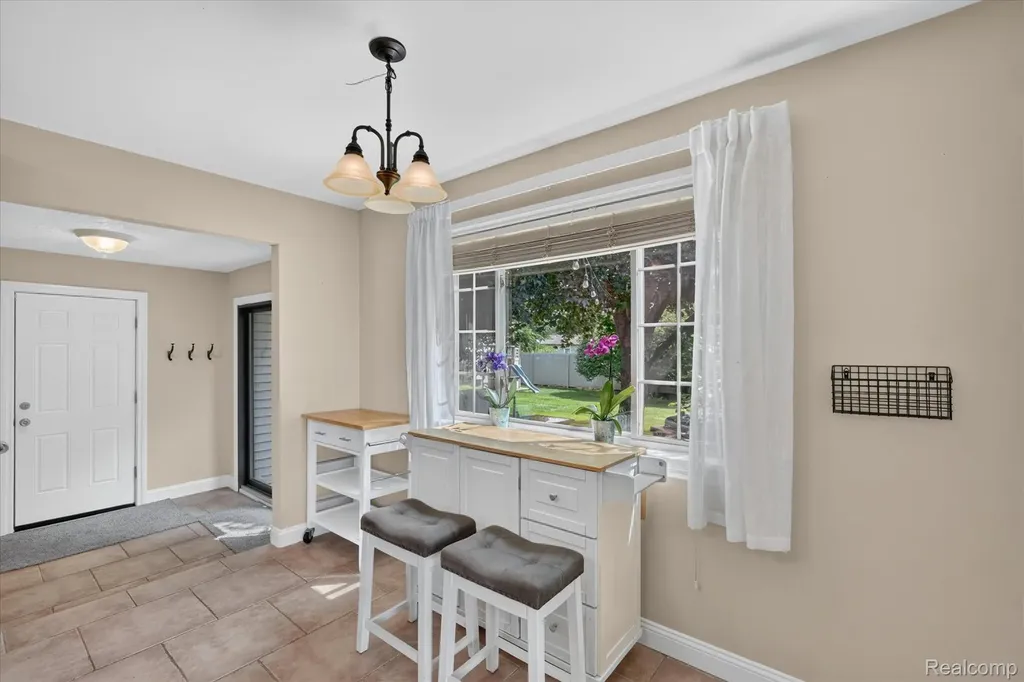 6409 Hollyhock Trail Green Oak Township MI 48116