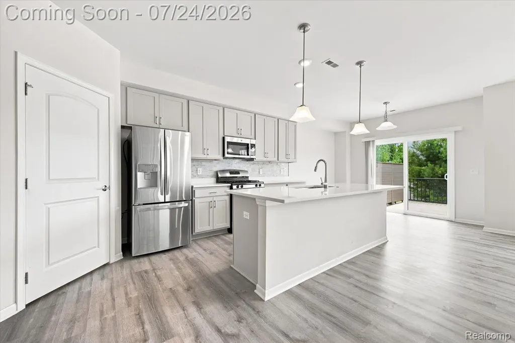 8678 Pioneer Street Washington Township MI 48094