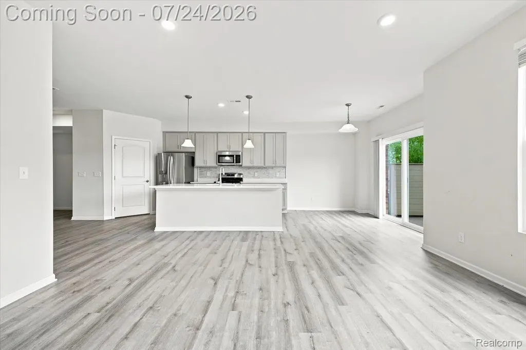 8678 Pioneer Street Washington Township MI 48094