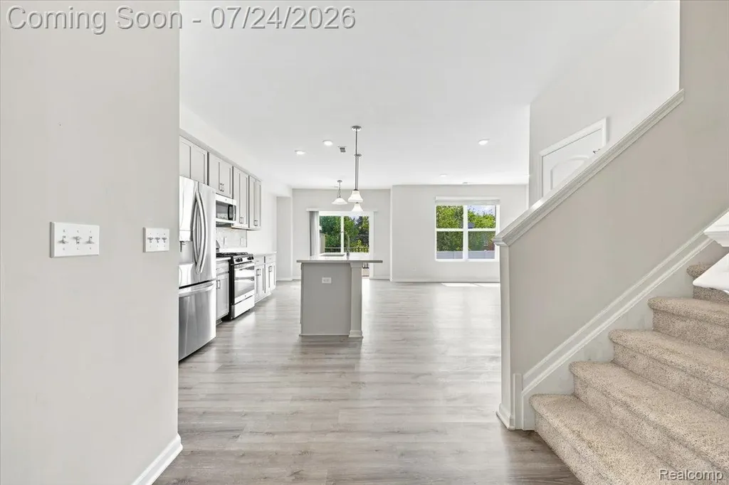 8678 Pioneer Street Washington Township MI 48094