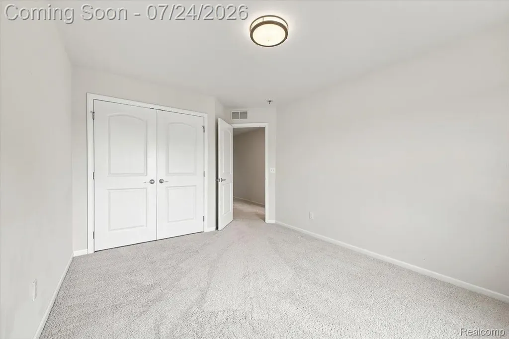 8678 Pioneer Street Washington Township MI 48094