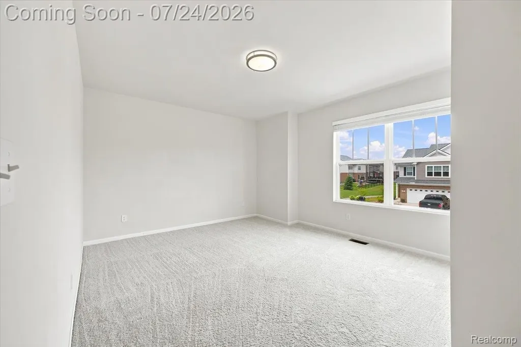 8678 Pioneer Street Washington Township MI 48094