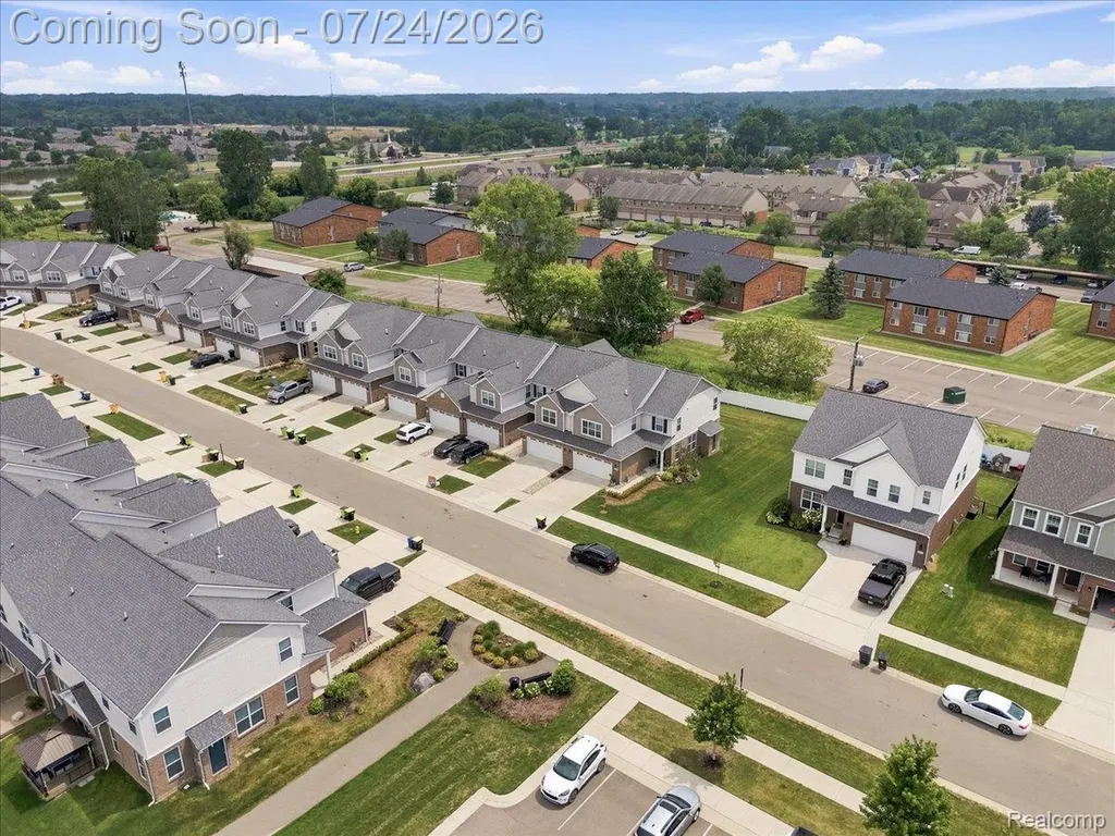 8678 Pioneer Street Washington Township MI 48094