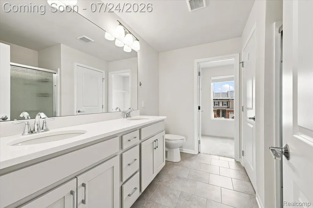 8678 Pioneer Street Washington Township MI 48094