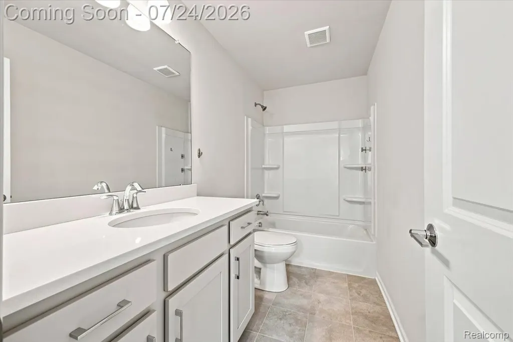8678 Pioneer Street Washington Township MI 48094