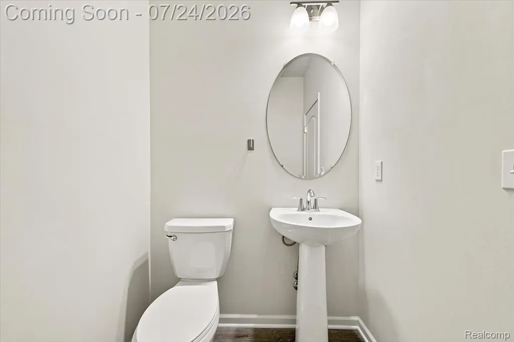 8678 Pioneer Street Washington Township MI 48094