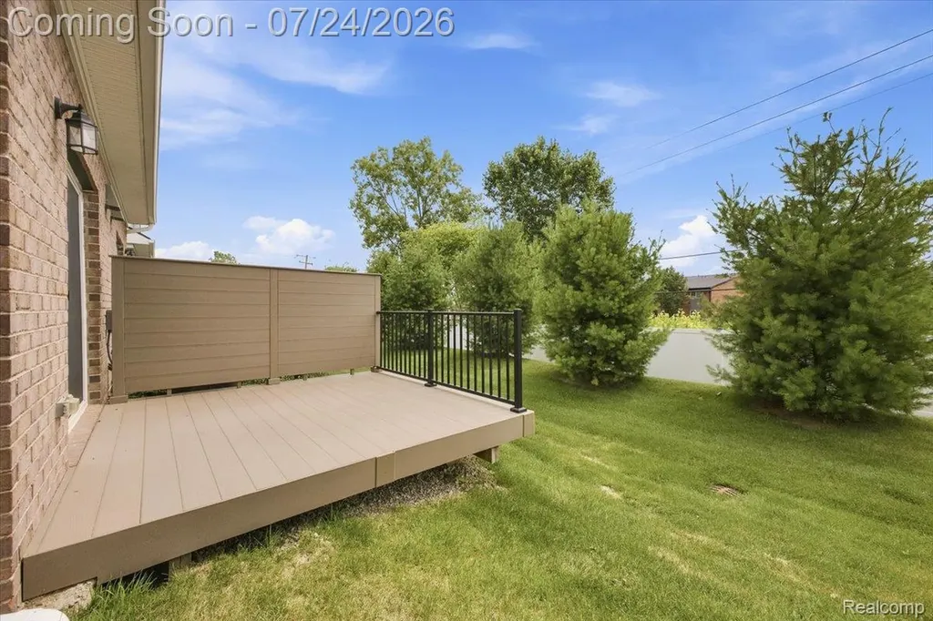 8678 Pioneer Street Washington Township MI 48094