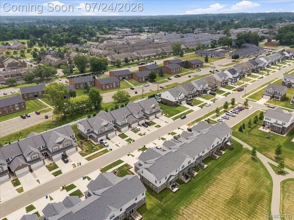 8678 Pioneer Street Washington Township MI 48094